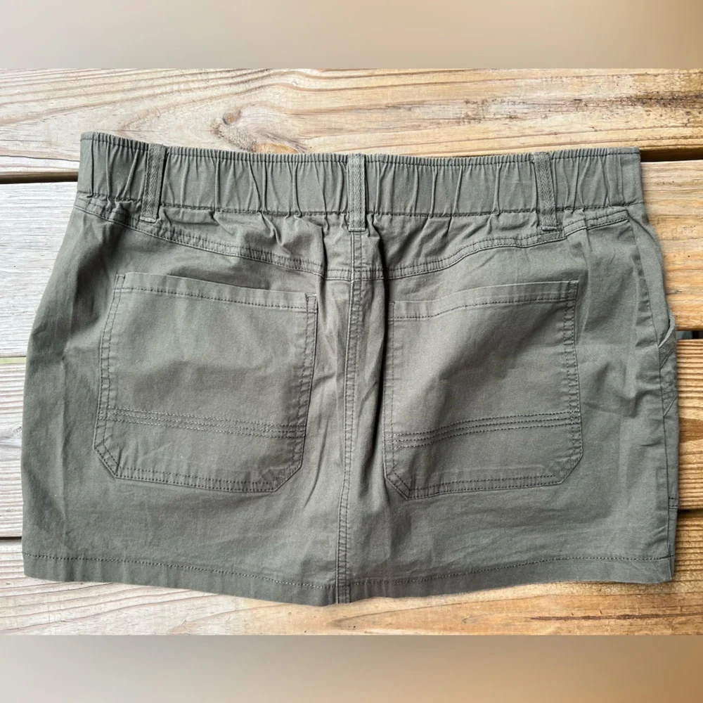 Wild Fable Large Green Women's Skirt